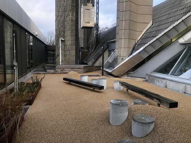 Gårdhave ved fødselsdagsområdet